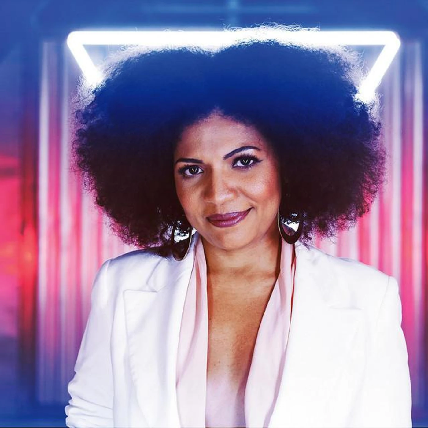 Luciana Oliveira Brand Page