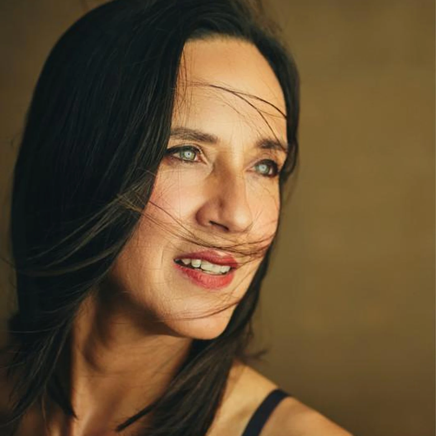 María Parra Brand Page