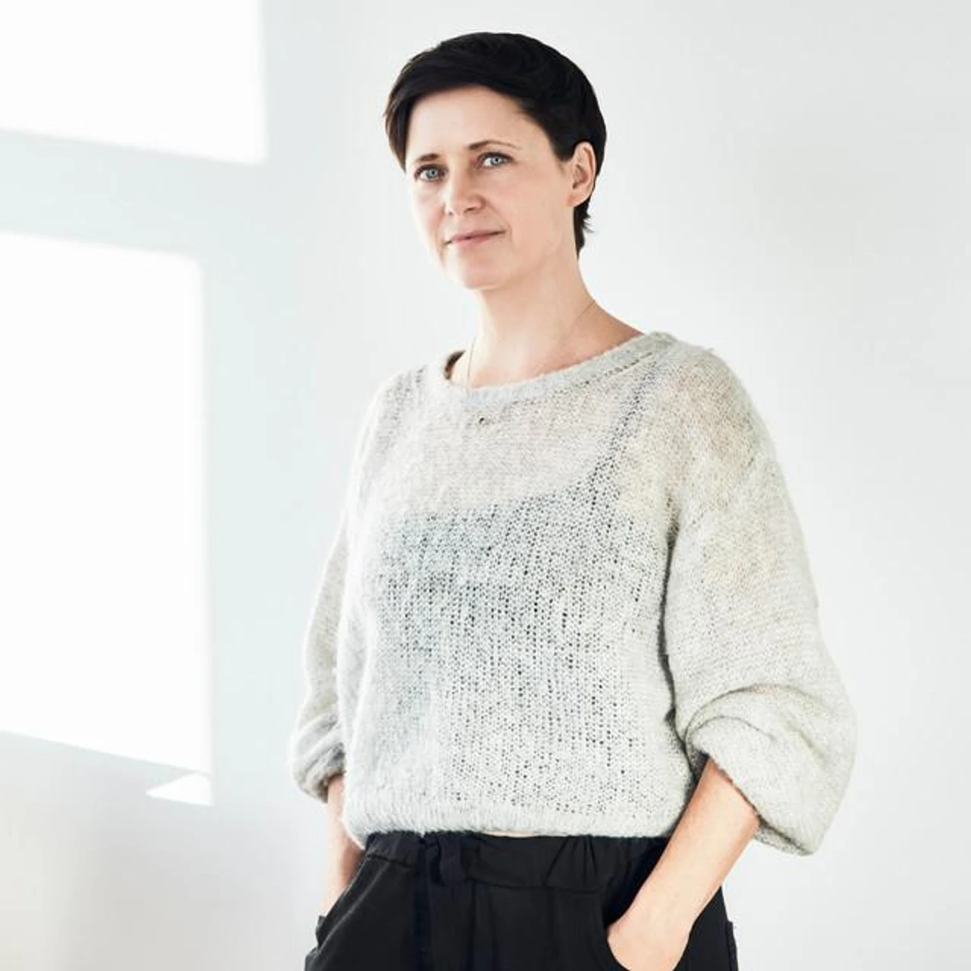 Mara Carlyle Brand Page