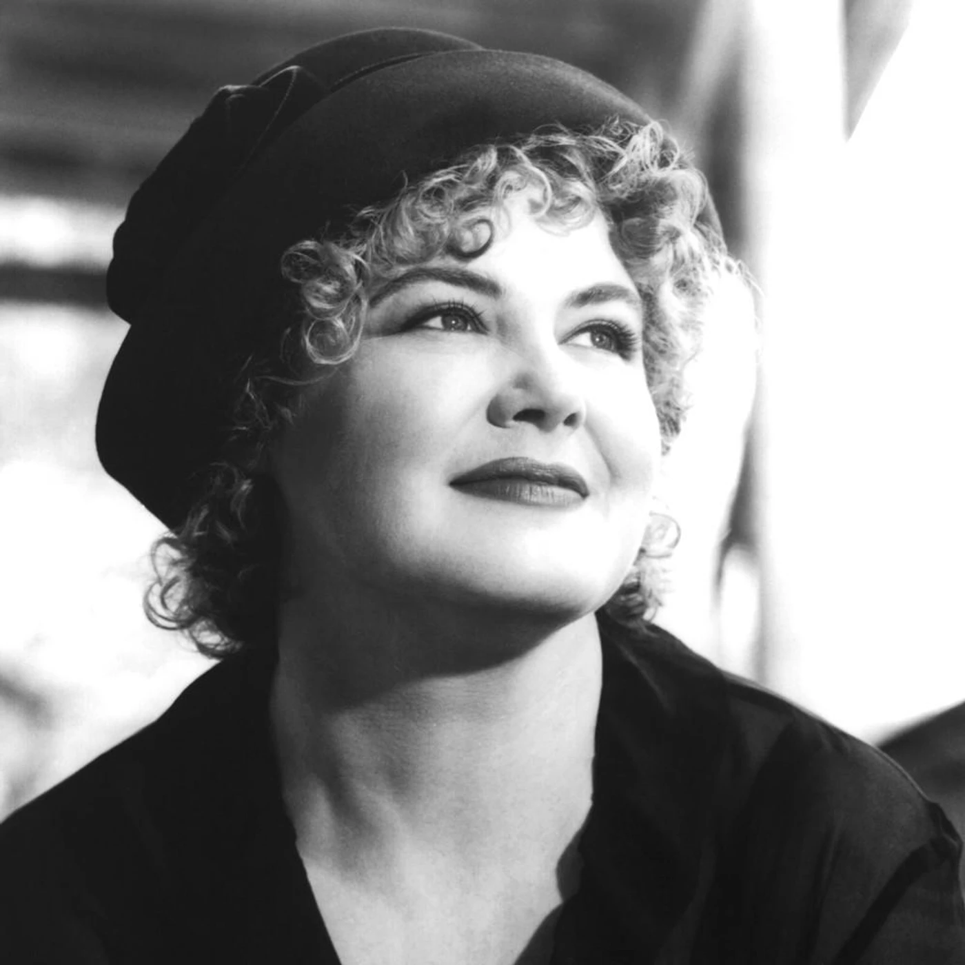 Maura O'Connell Brand Page