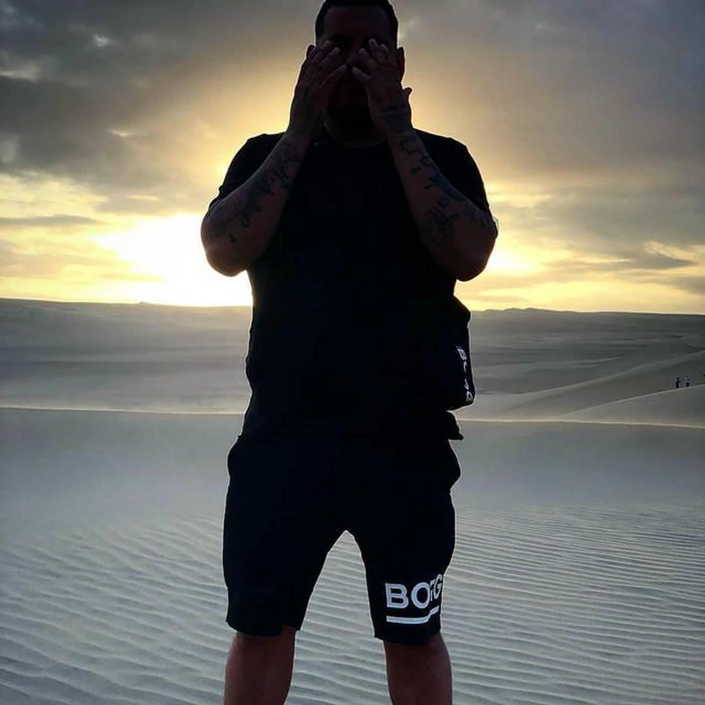 Max León Brand Page