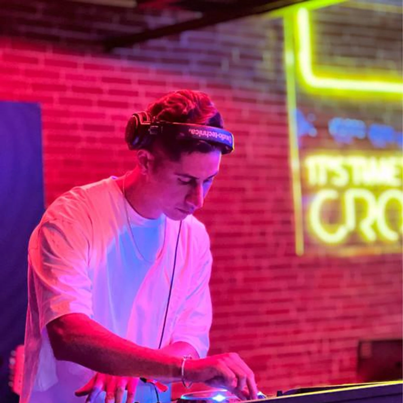 Mehdi Yakin Brand Page