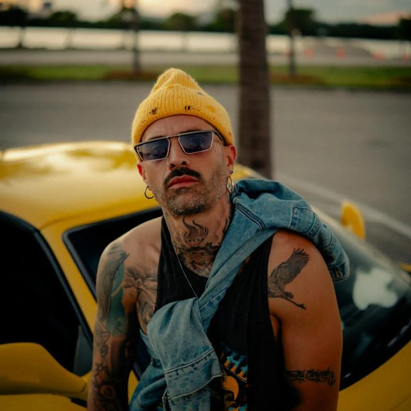 Mike Bahía Brand Page