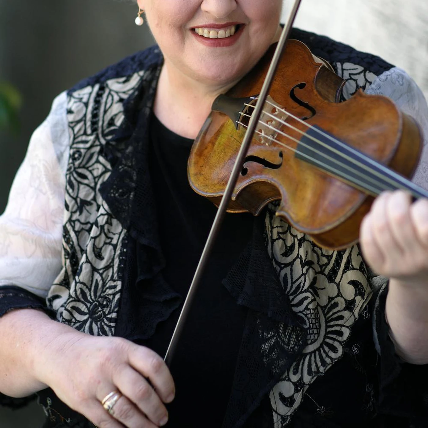 Monica Huggett Brand Page