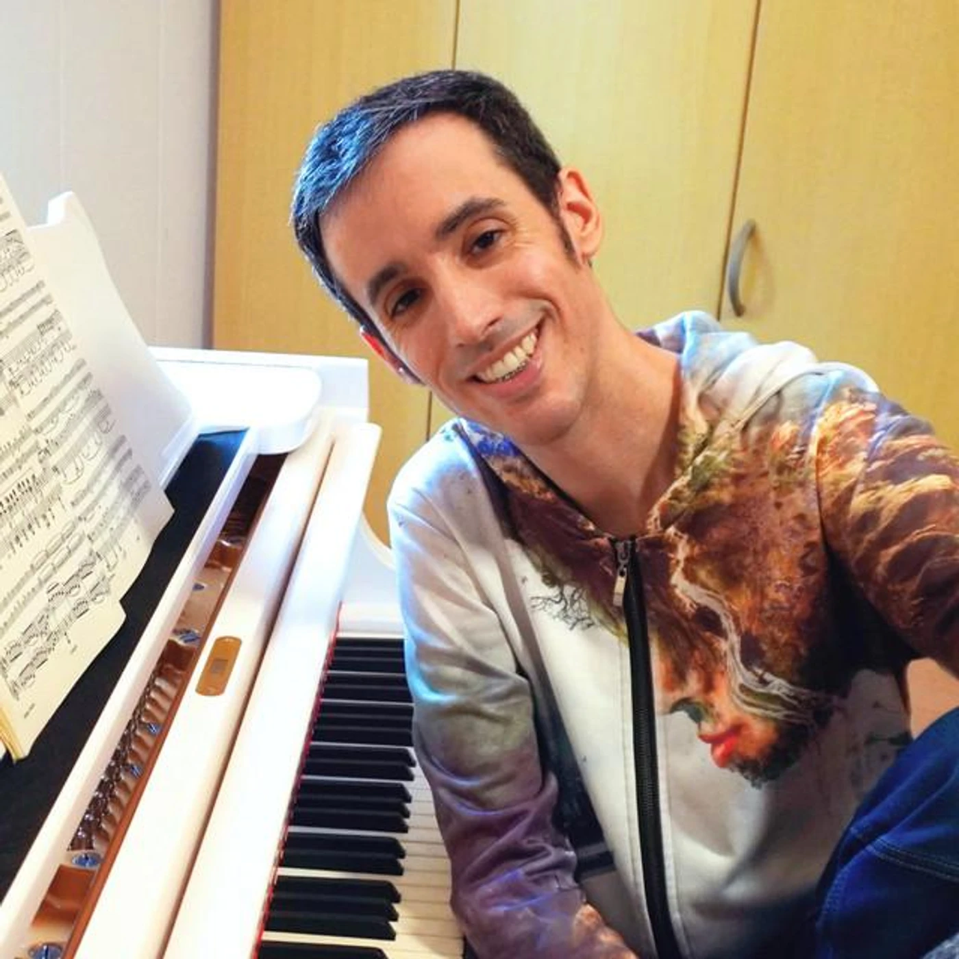 Moisés Nieto Brand Page