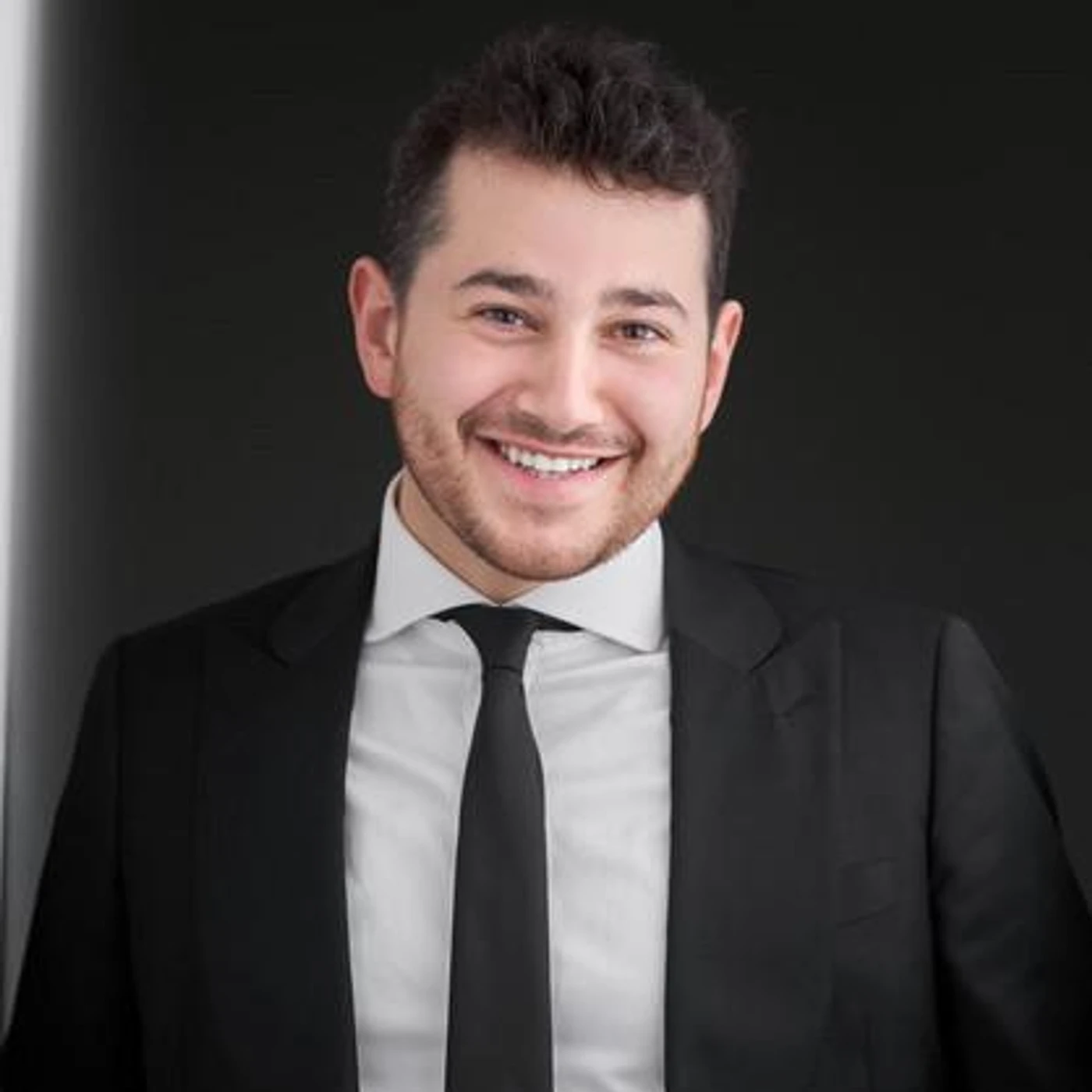 Moshe Tischler Brand Page