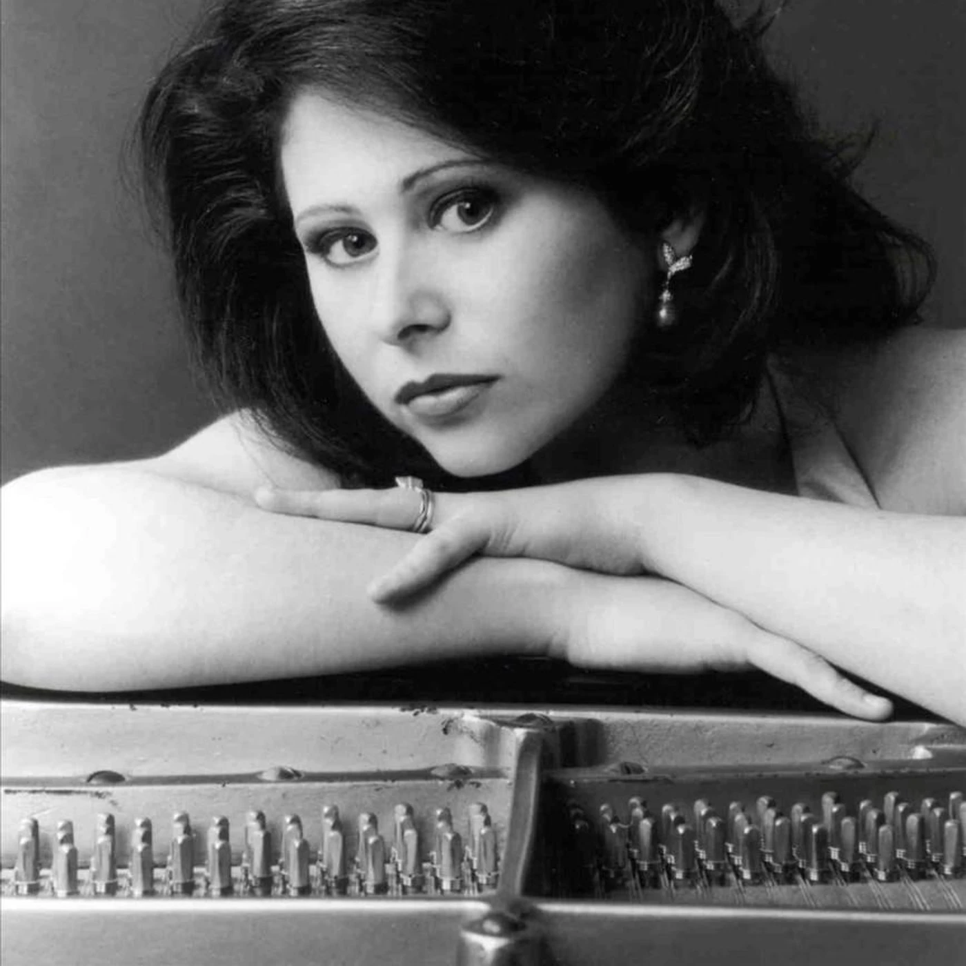 Navah Perlman