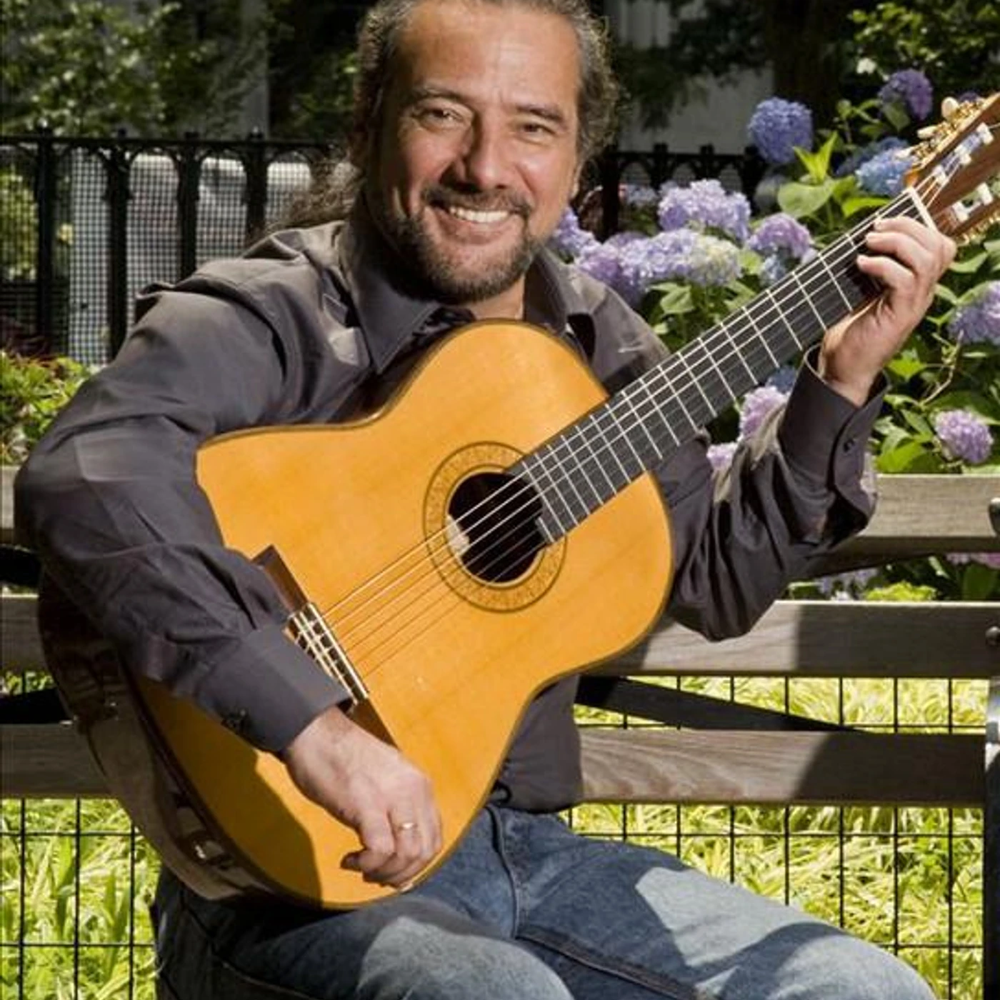 Odair Assad Brand Page