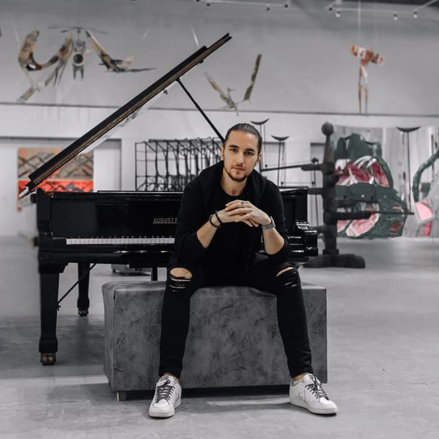 Olexandr Ignatov Brand Page
