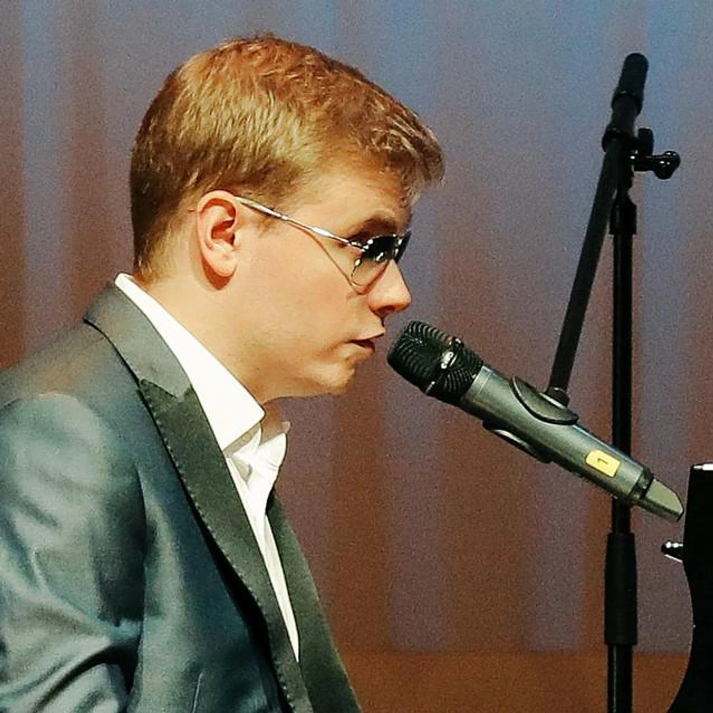 Oleg Akkuratov Brand Page