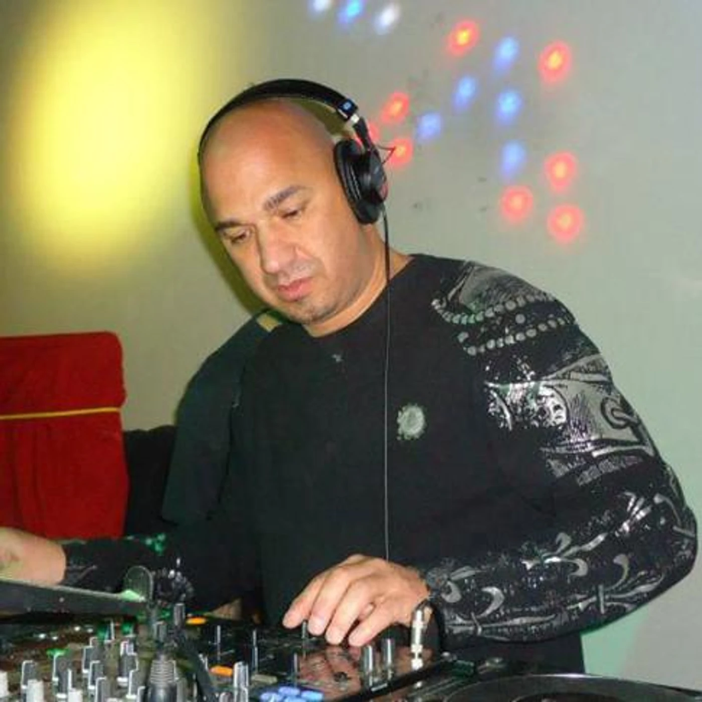 Omar Santana Brand Page