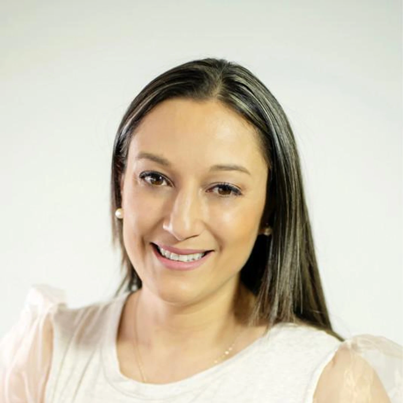 Paulina Rojas Brand Page