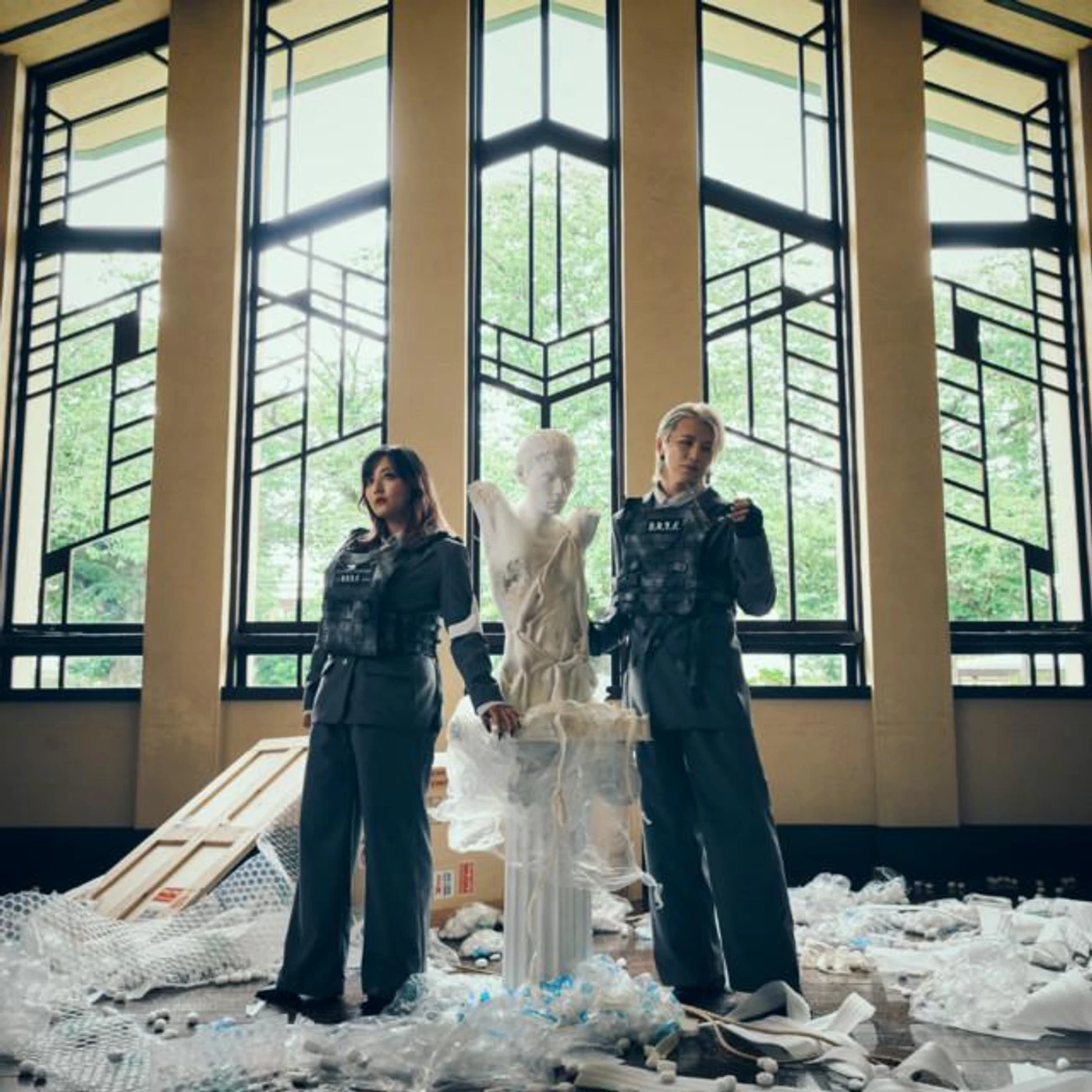 QUEEN BEE Brand Page