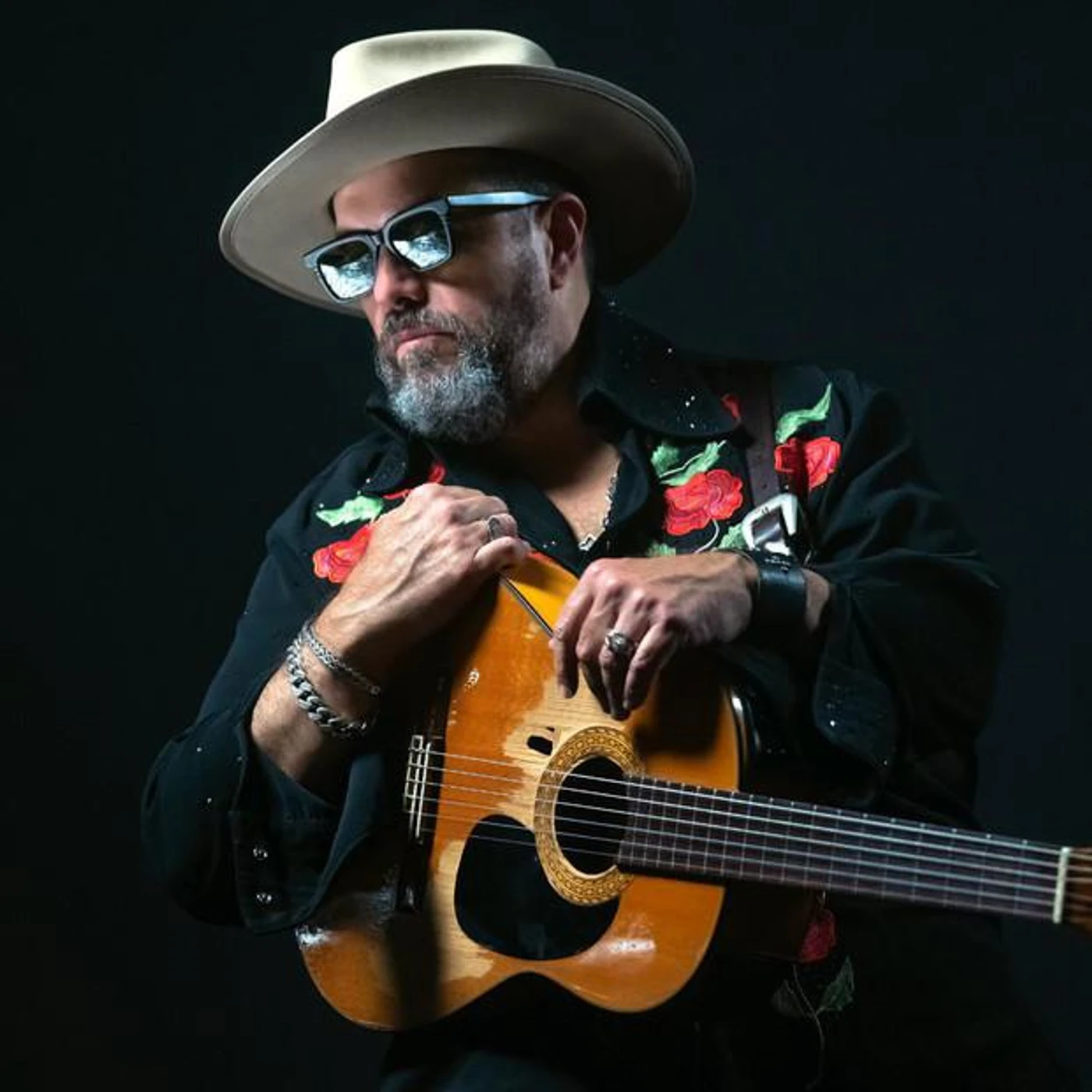 Raul Malo Brand Page