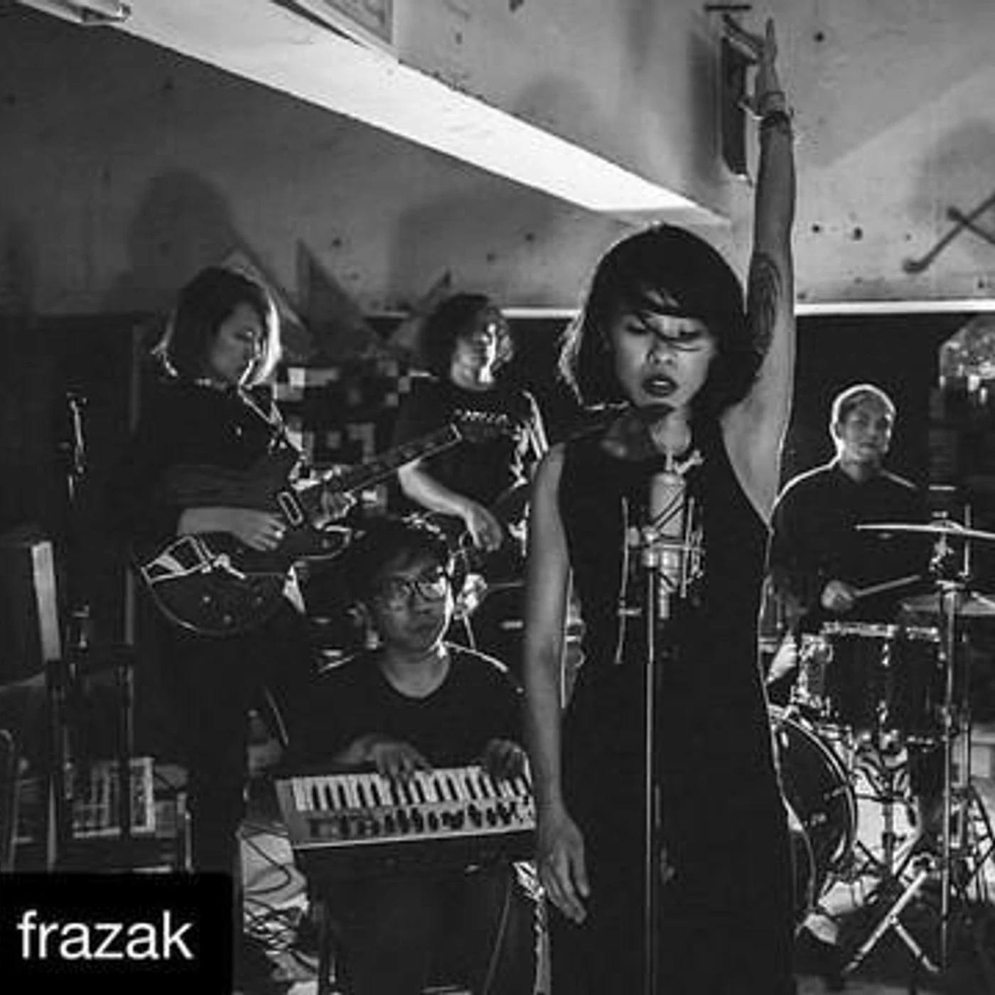 Riot !n Magenta Brand Page