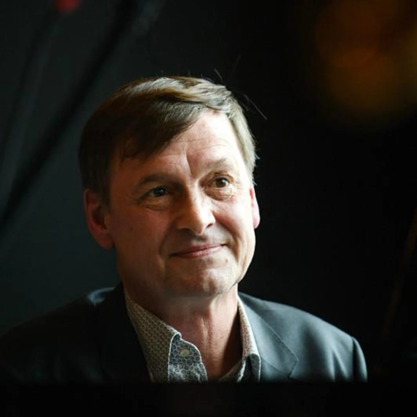 Rob Van Bavel Brand Page