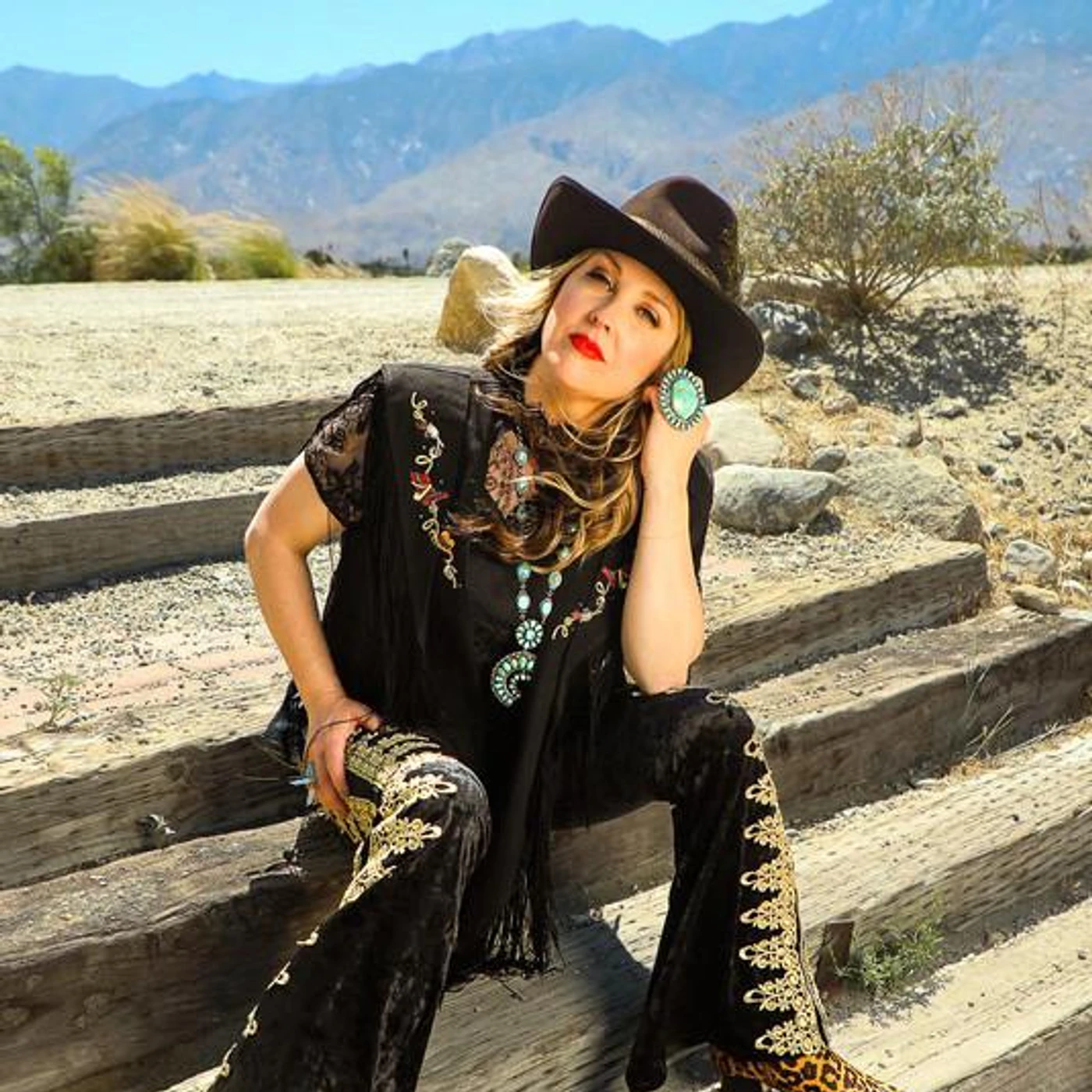 Sunny Sweeney Brand Page