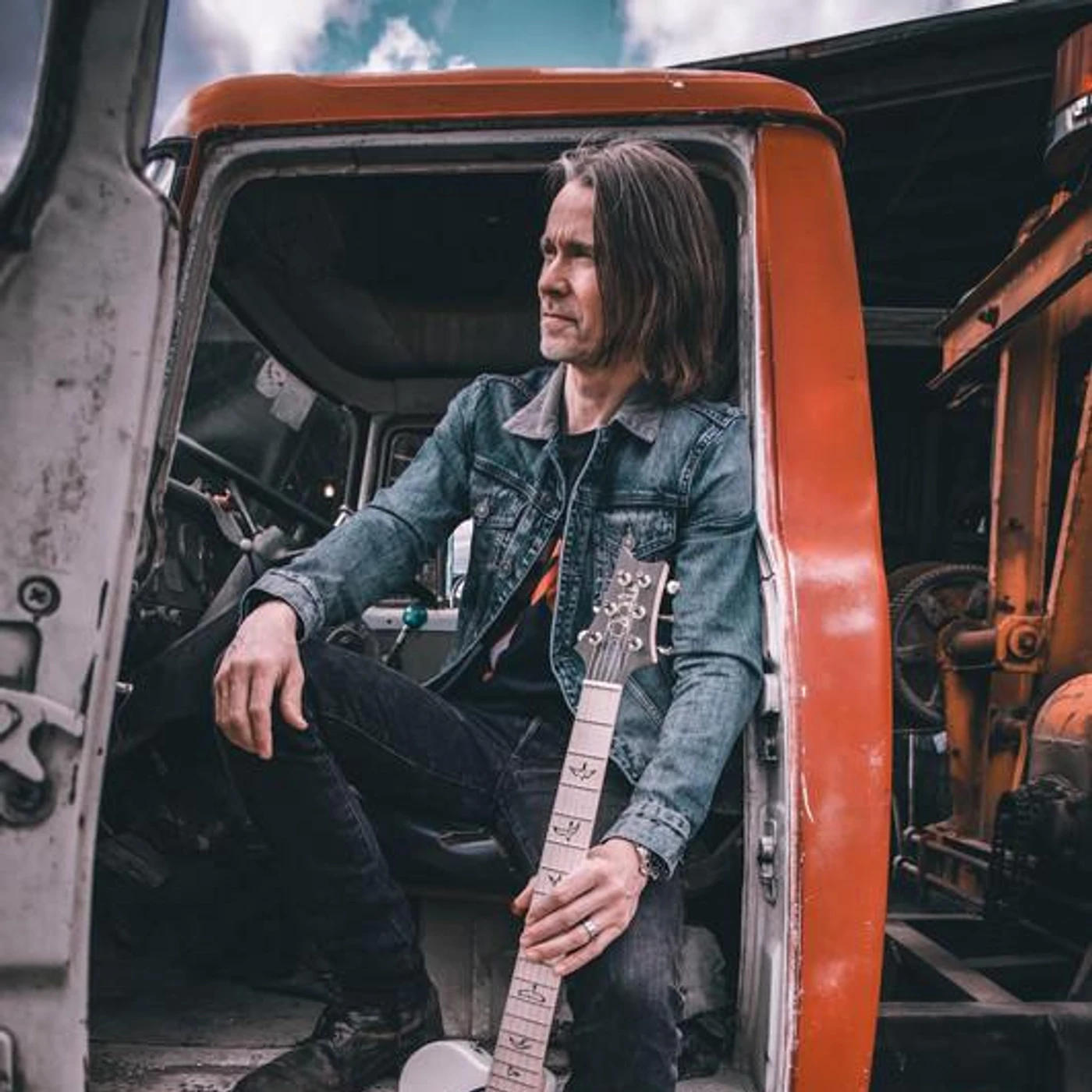 Myles Kennedy Brand Page
