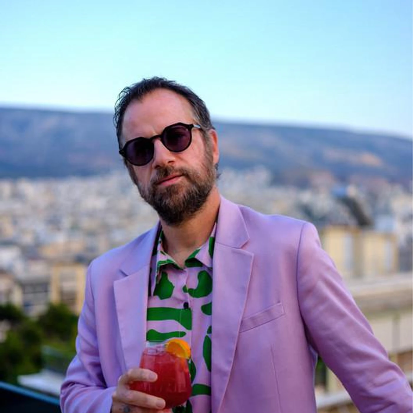 Maraveyas Brand Page