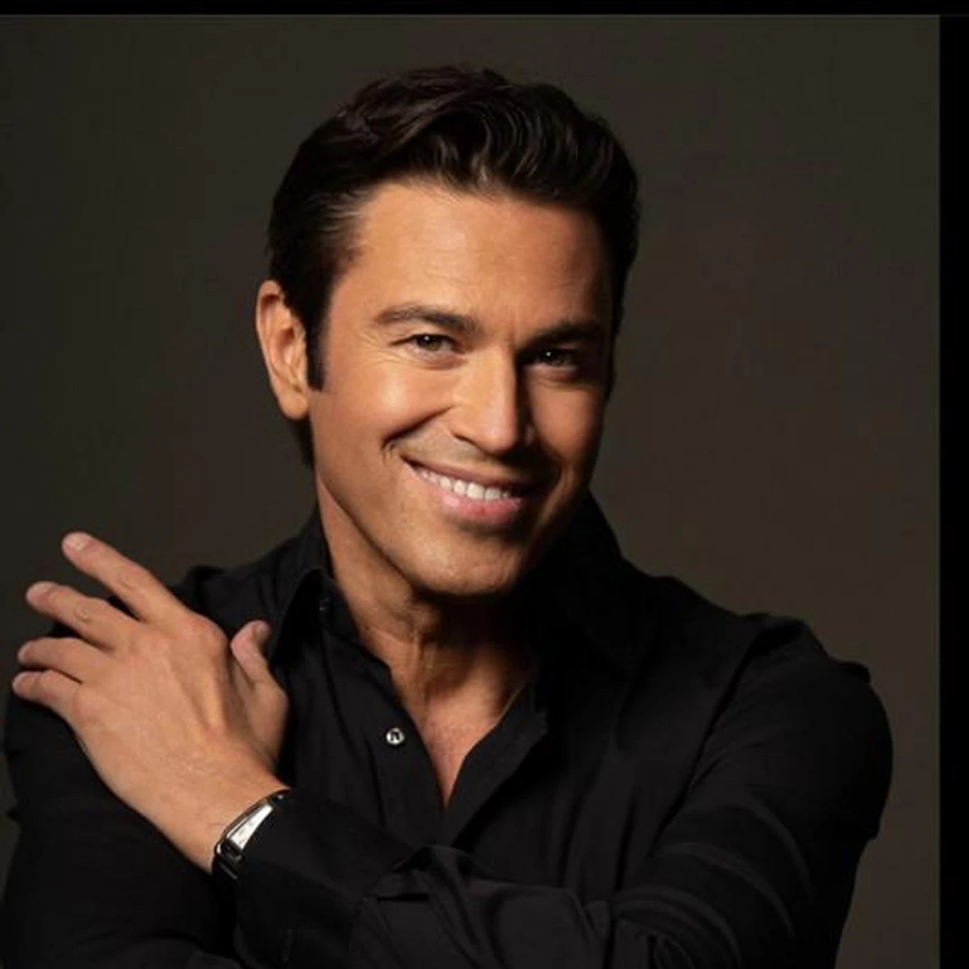 Mario Frangoulis Brand Page