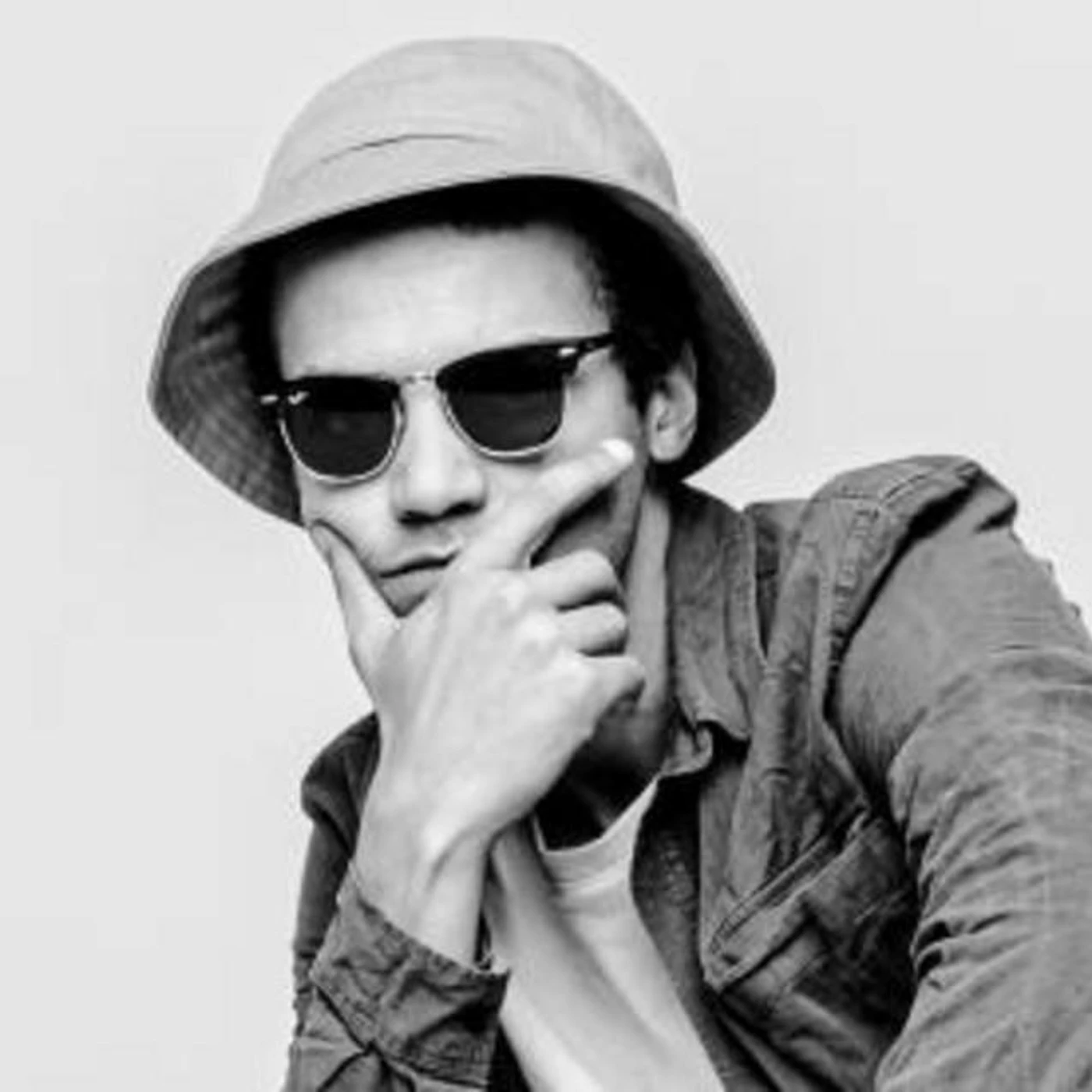 Mnero Brand Page