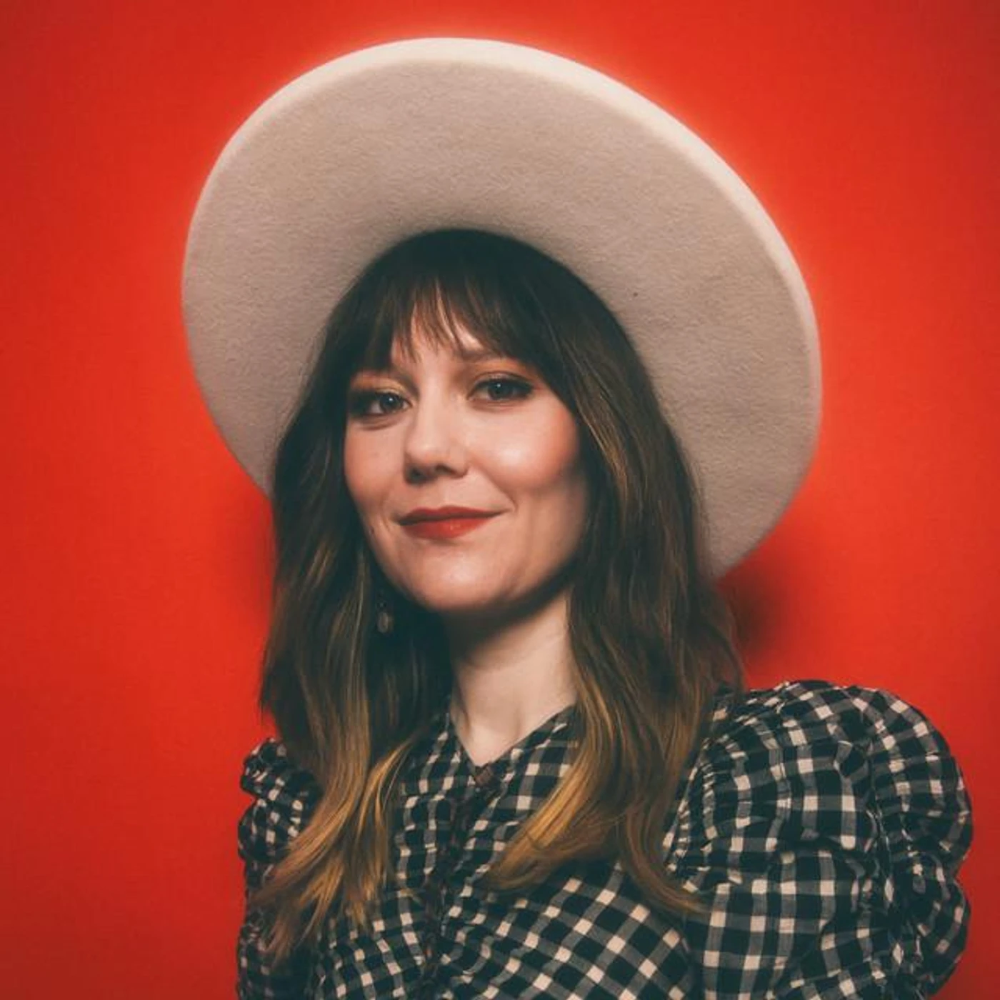 Molly Tuttle Brand Page