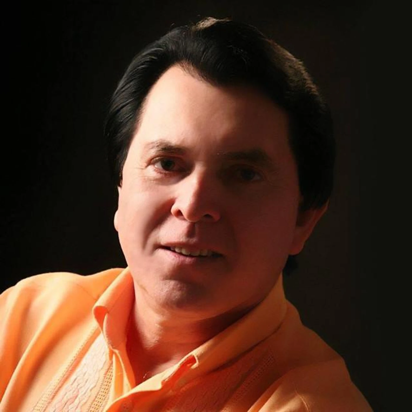 Oscar Pérez con la Alegre Fórmula Nueva Brand Page