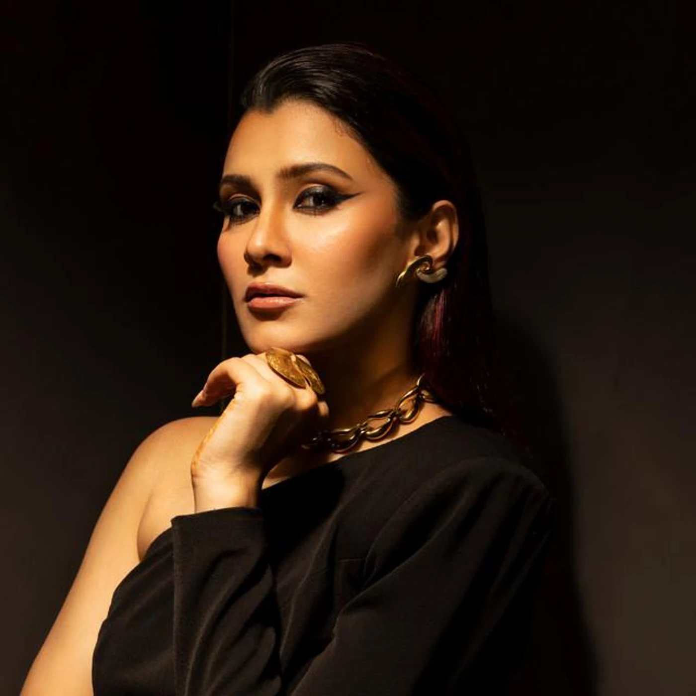 Aastha Gill Brand Page