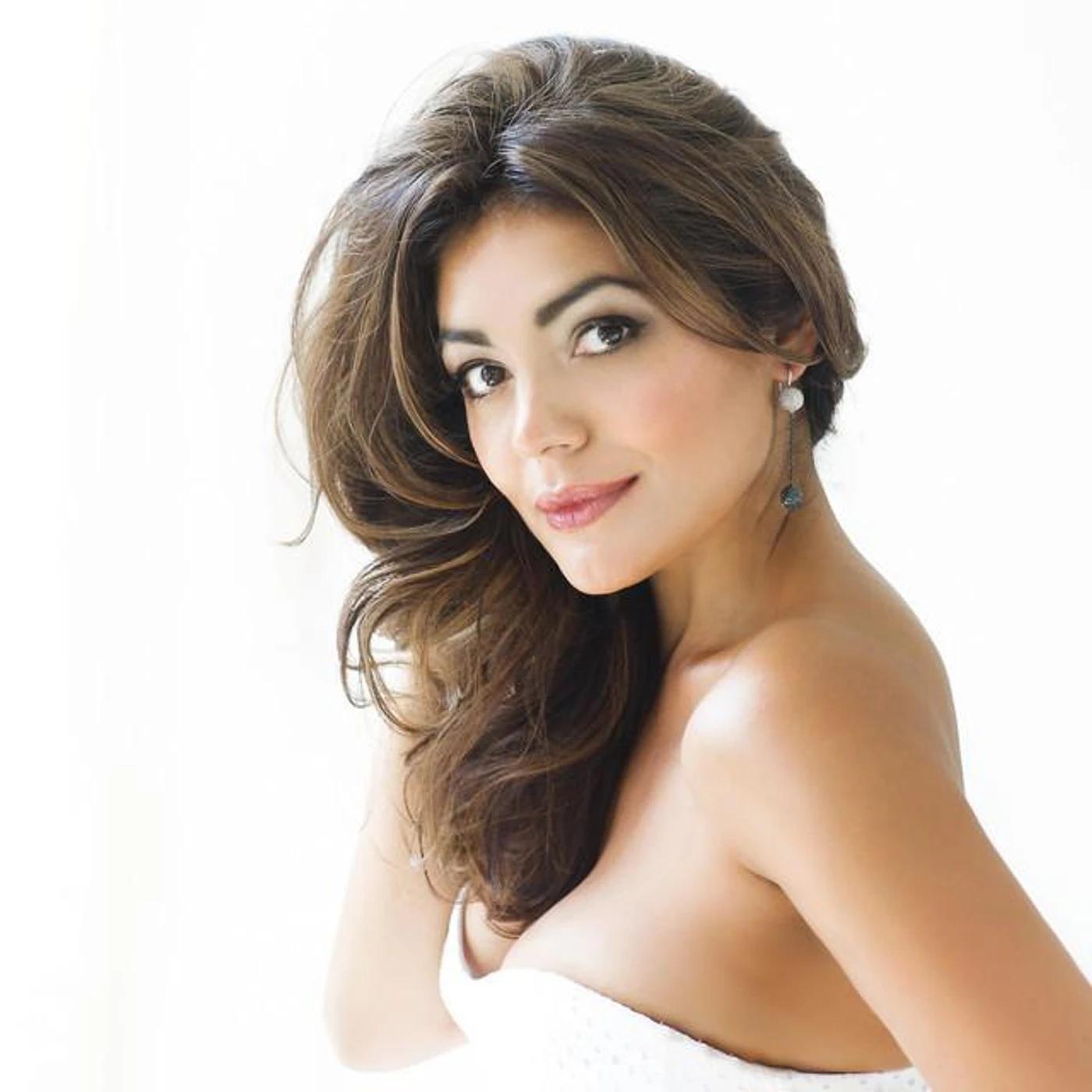Ailyn Perez Brand Page