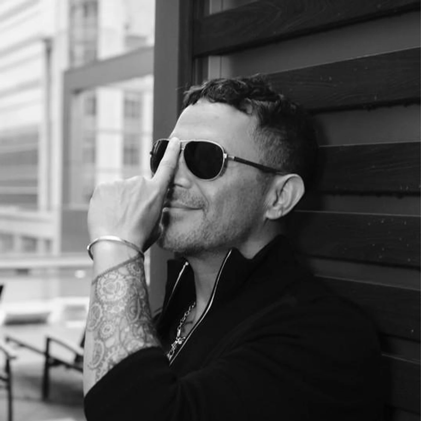 Alejandro Sanz Brand Page