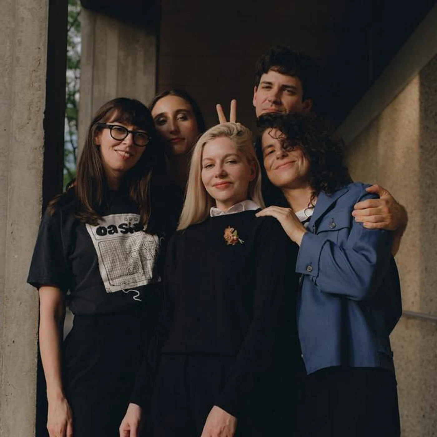 Alvvays Brand Page