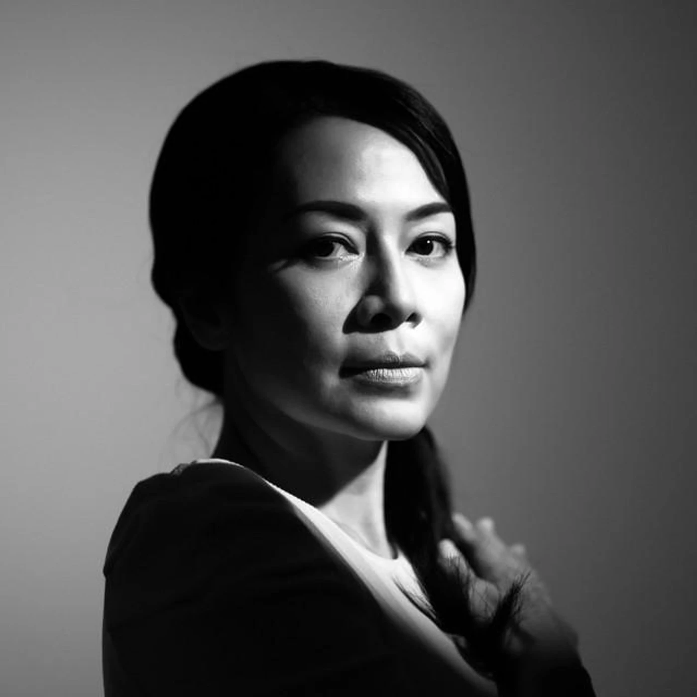 Dee Lestari Brand Page