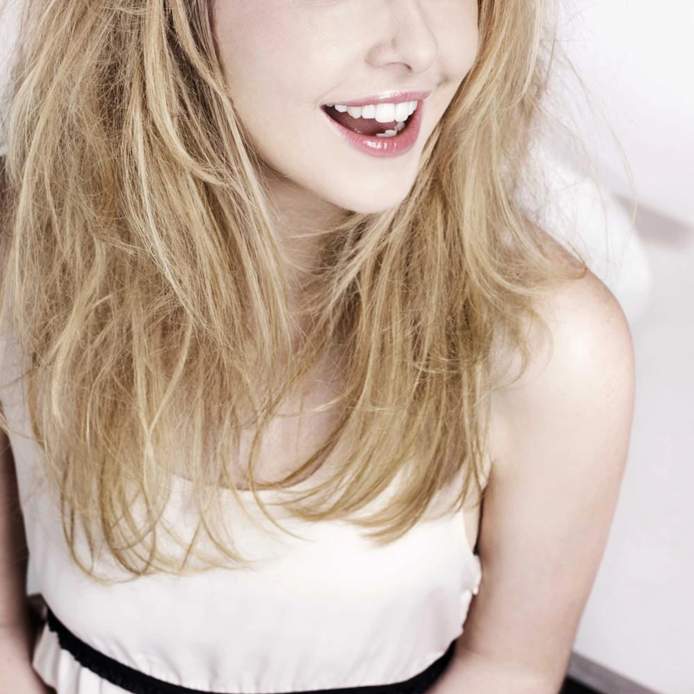 Diana Vickers Brand Page