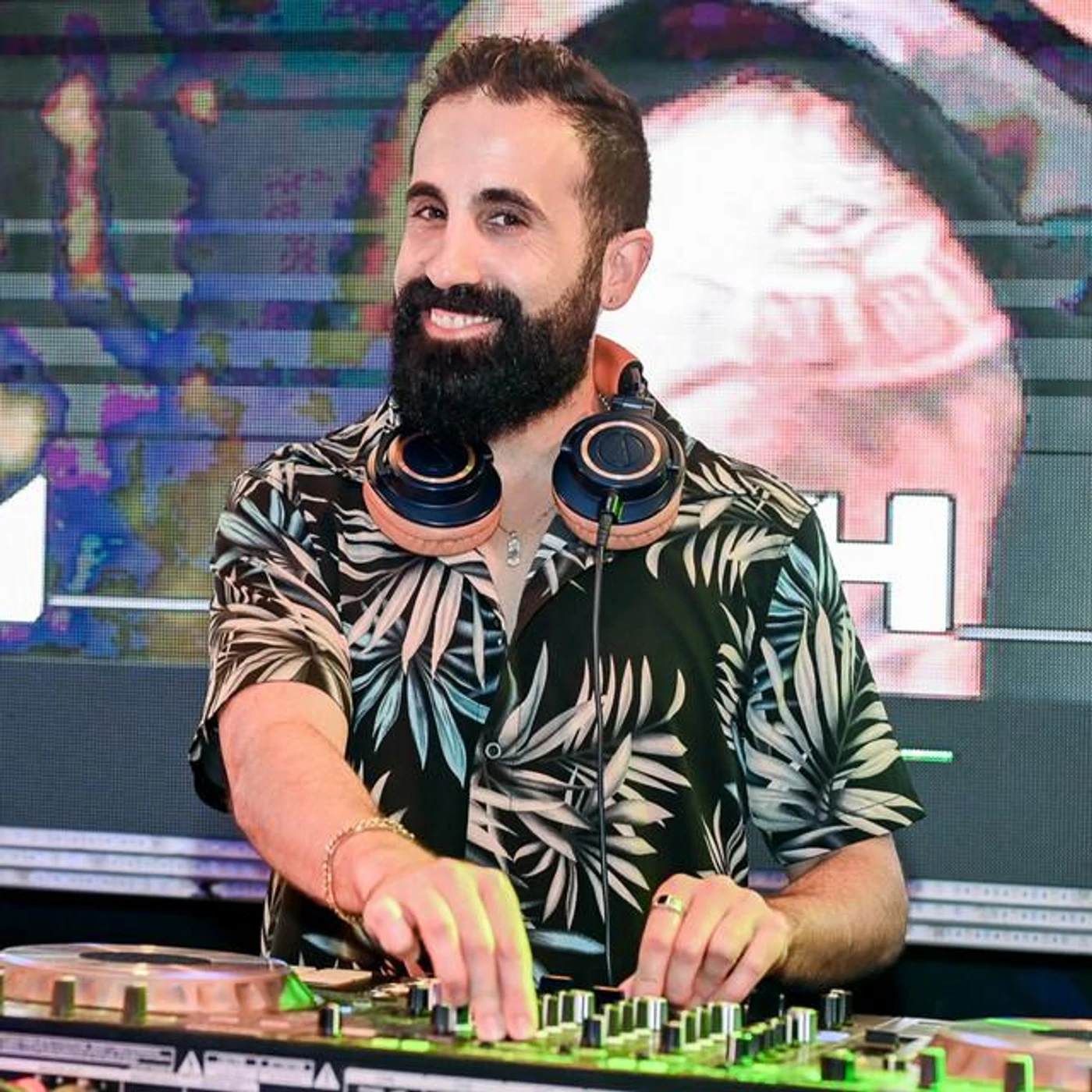 Dj NaSh Brand Page