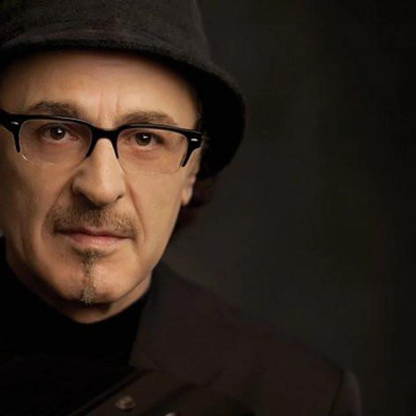 Eduardo De Crescenzo Brand Page