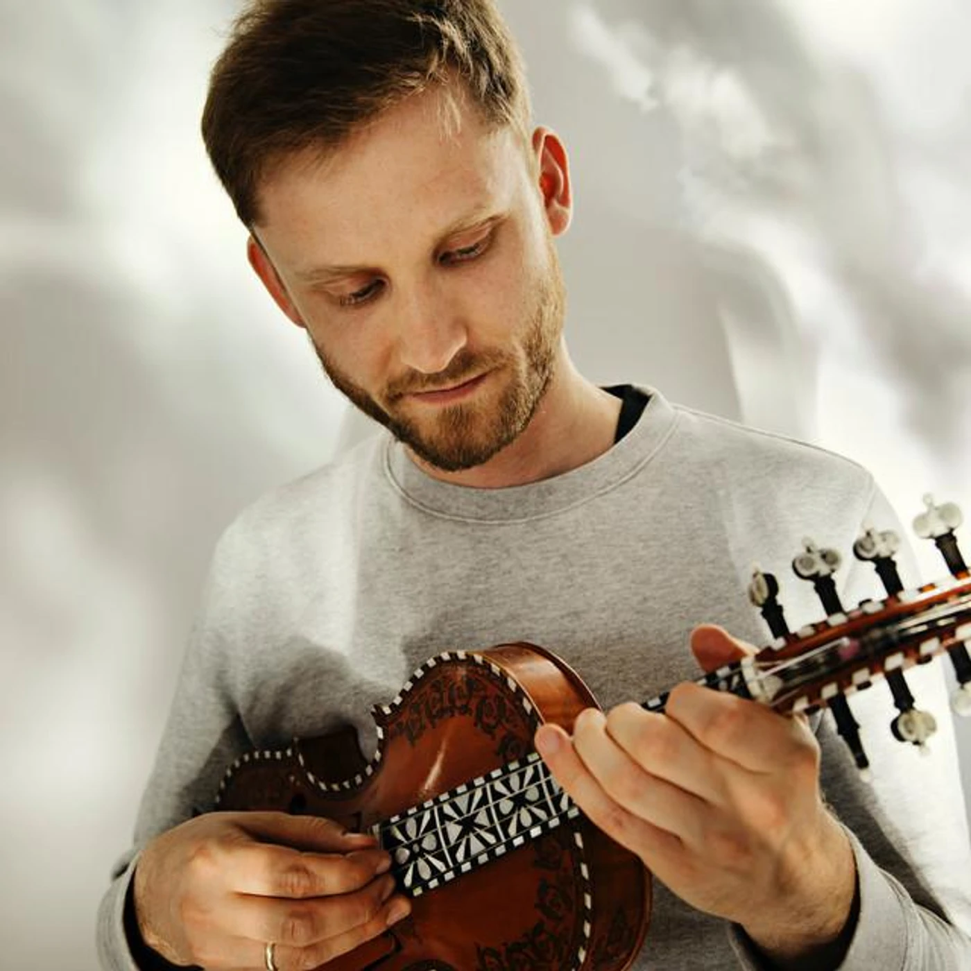 Erlend Apneseth Brand Page