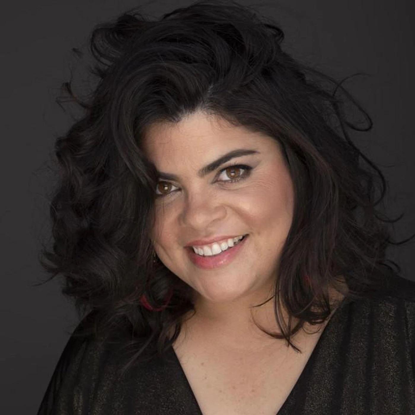 Isabela Moraes Brand Page
