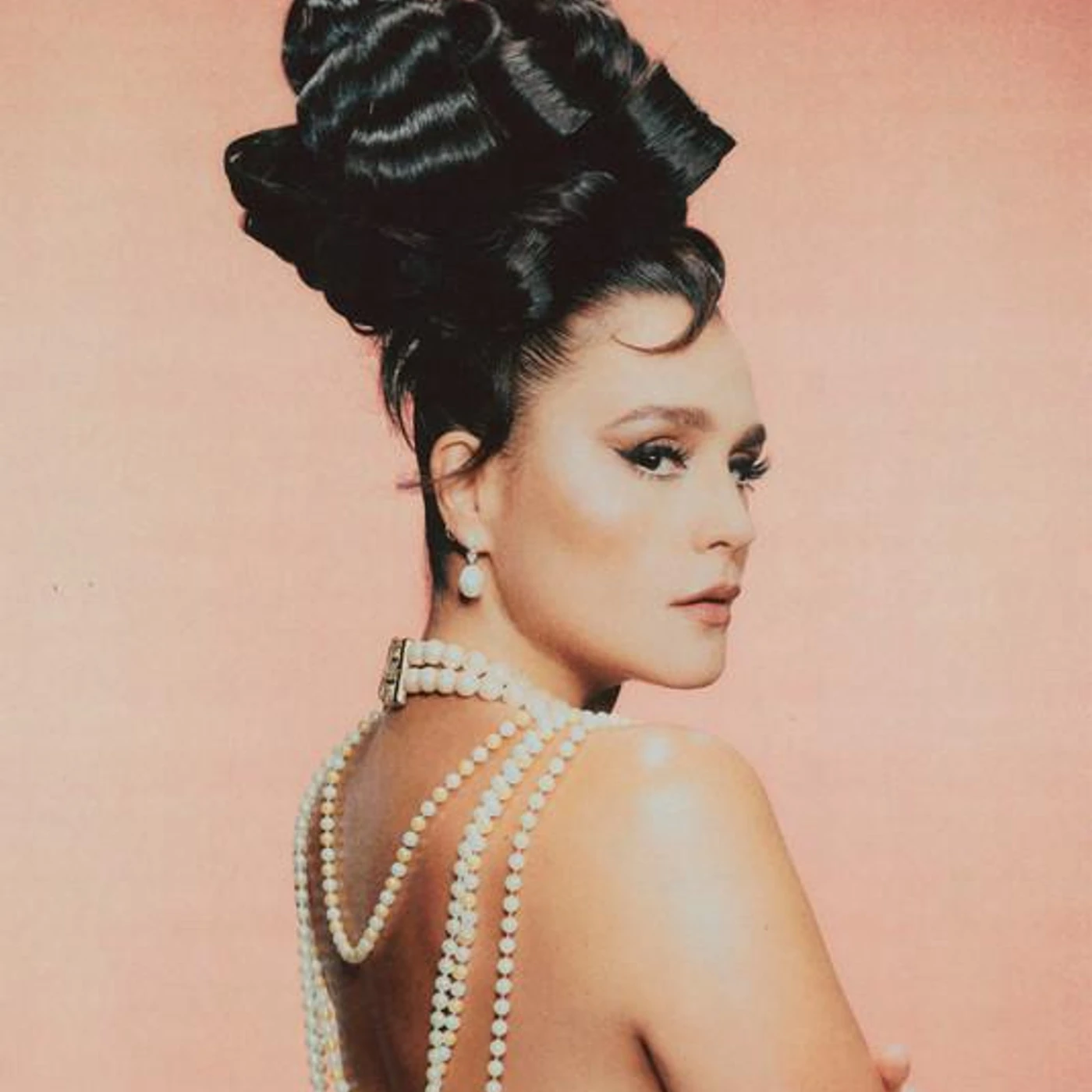 Jessie Ware Brand Page