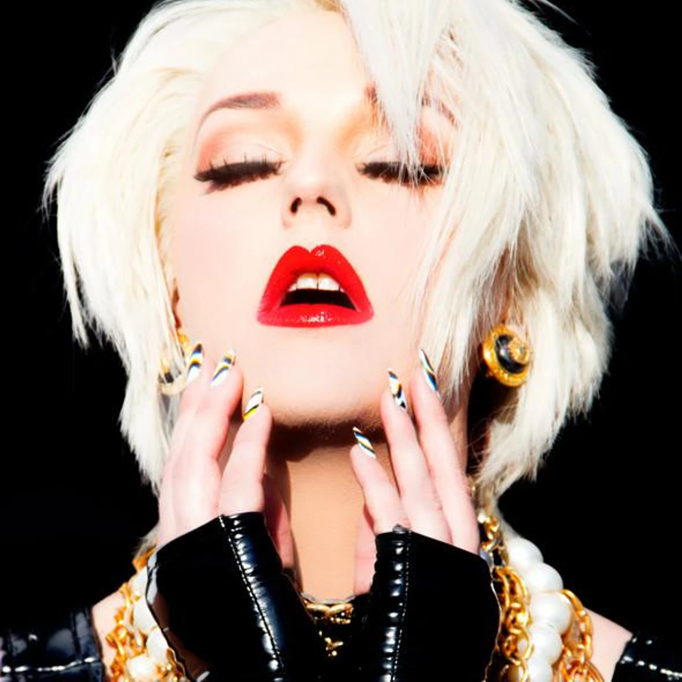 Laganja Estranja Brand Page