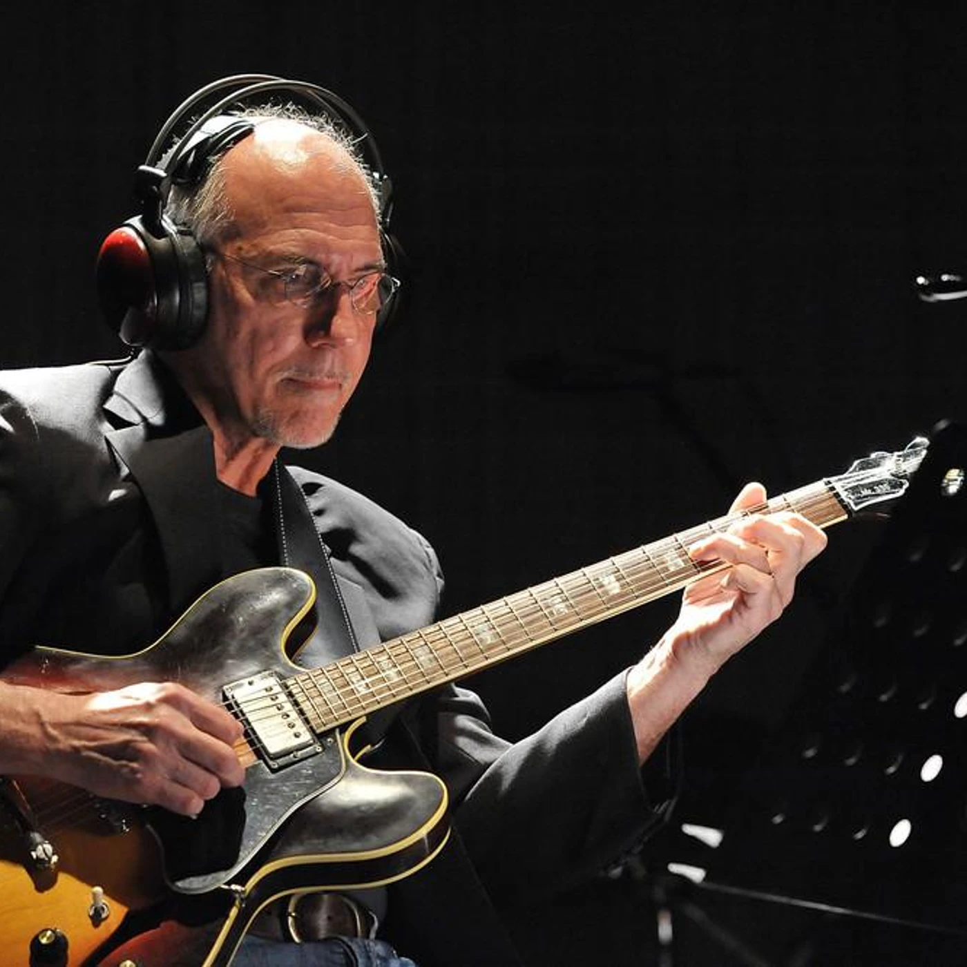 Larry Carlton Brand Page