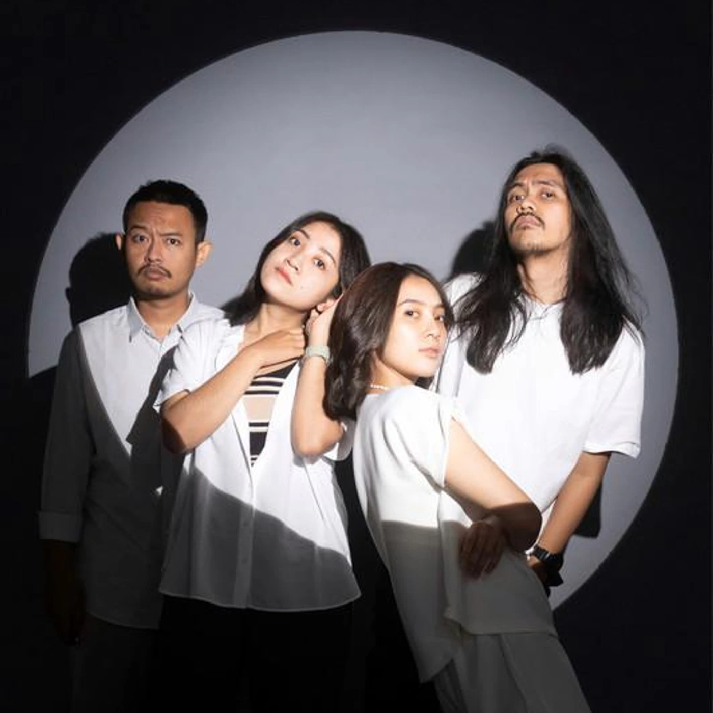 Layung Temaram Brand Page