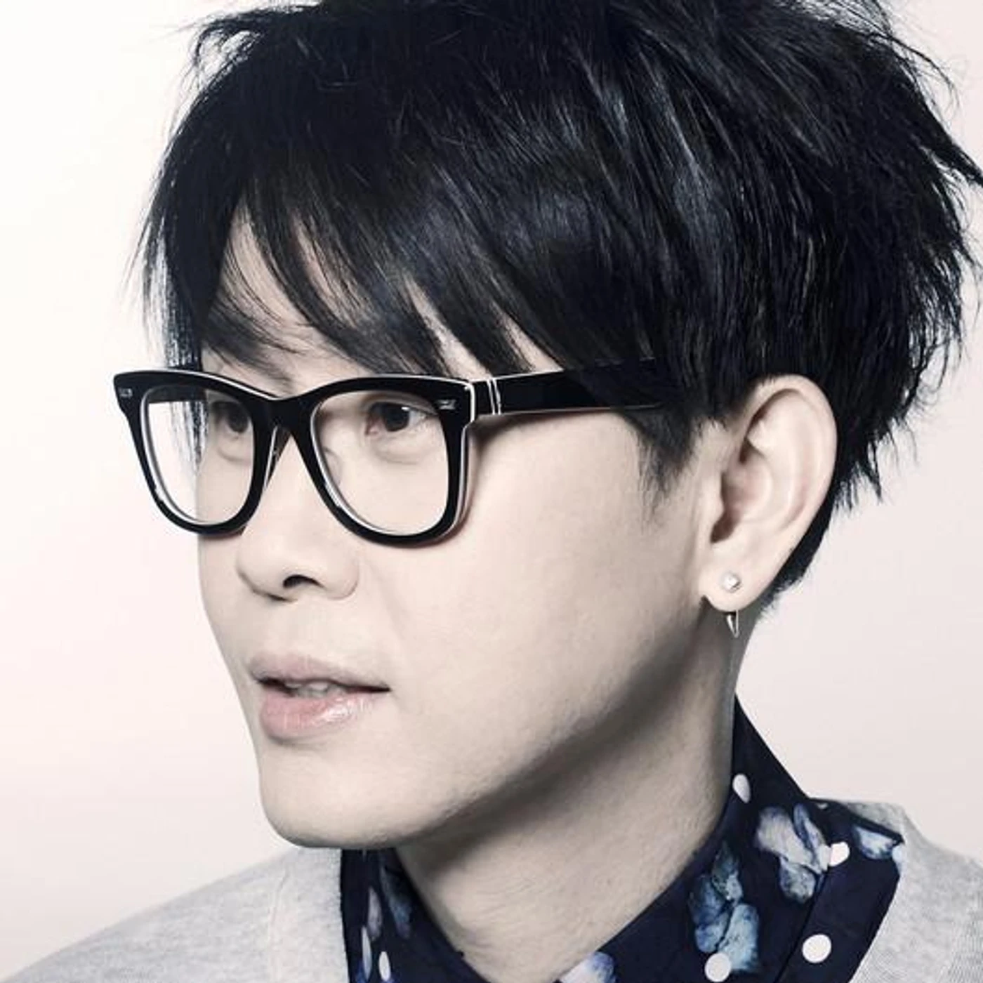 LEE SEUNG HWAN Brand Page