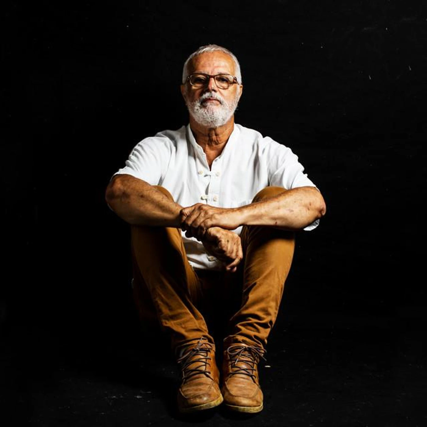 Roberto Mendes Brand Page