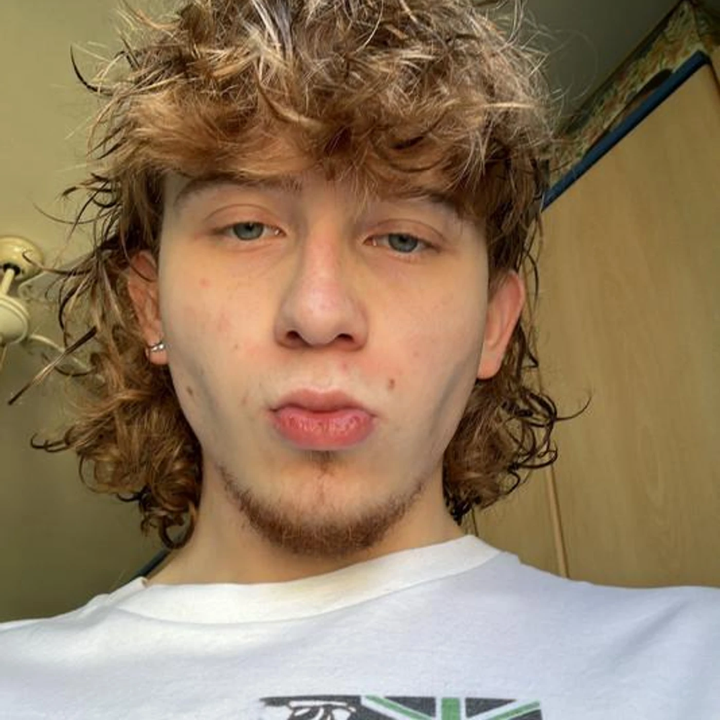 ShinyyRedBoy