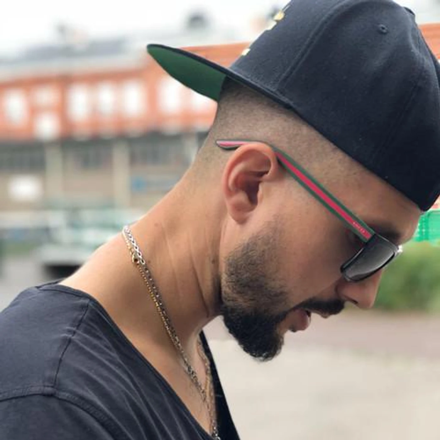 TOMZN Brand Page