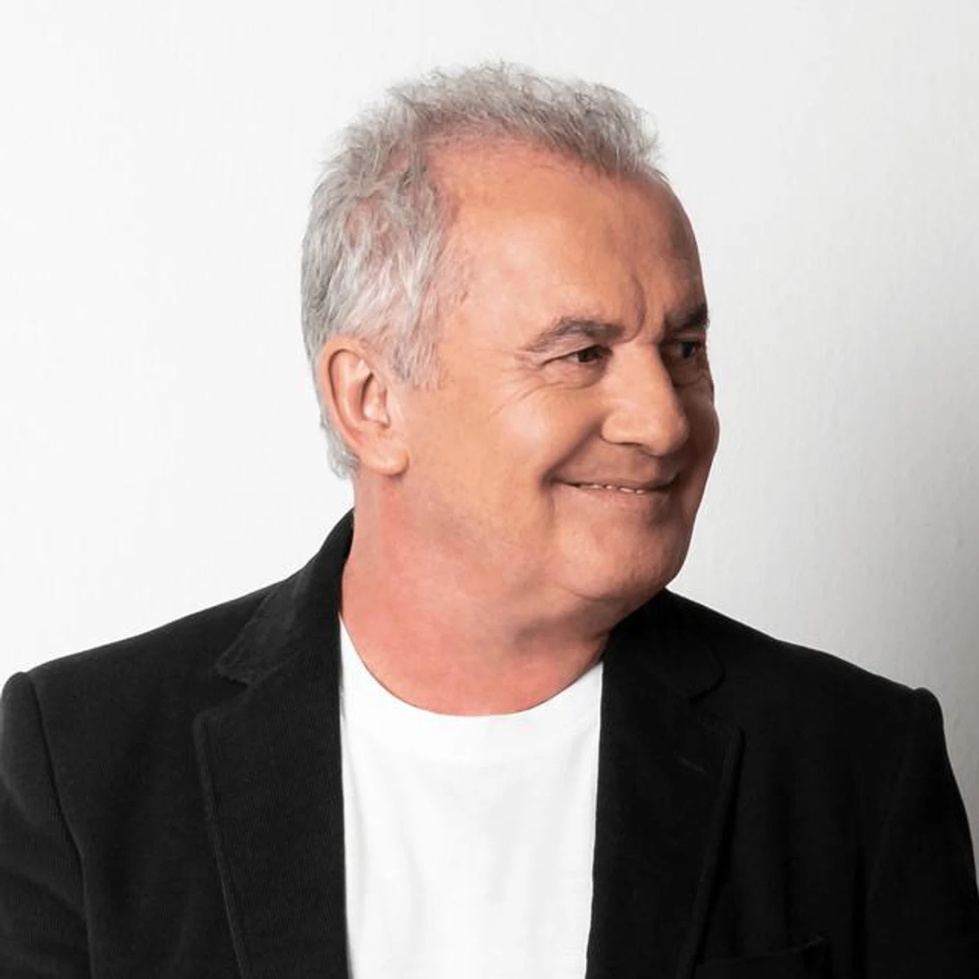 Víctor Manuel Brand Page