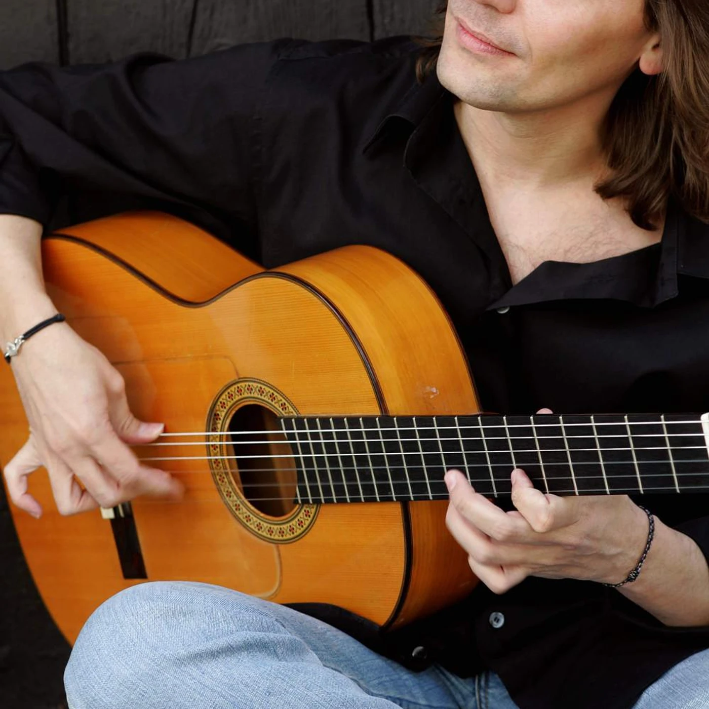 Vicente Amigo Brand Page