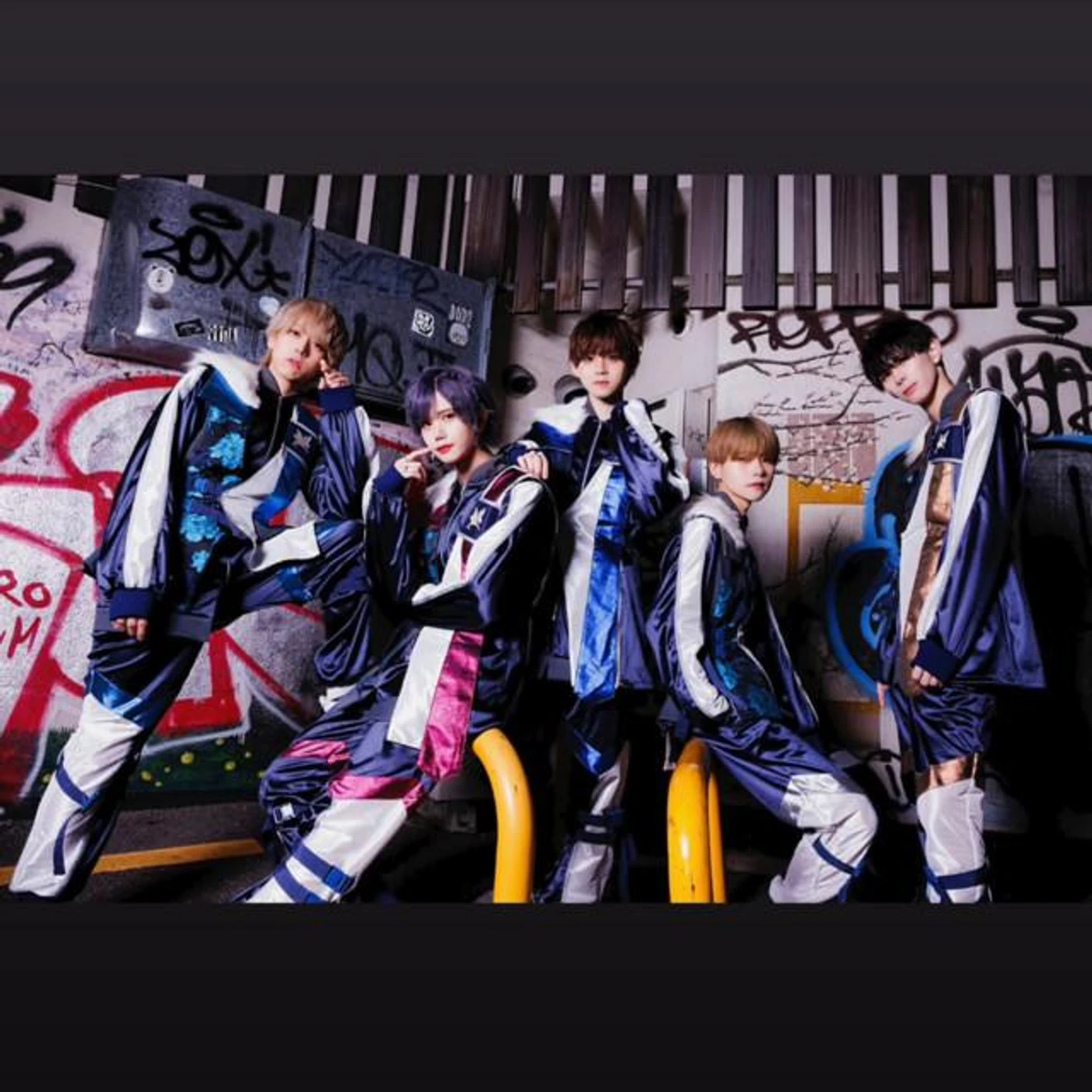 ジェニュインザアイドル Brand Page
