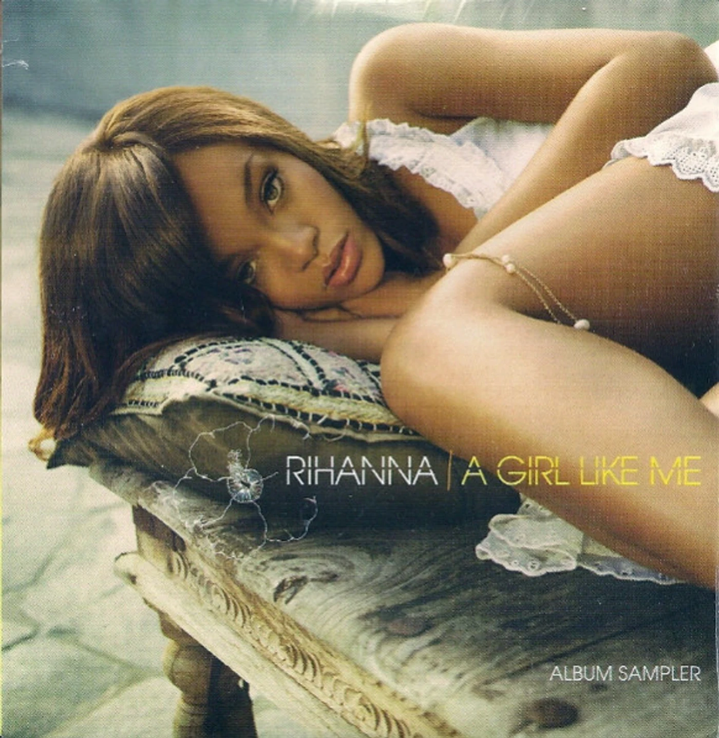 Rihanna A GIRL LIKE ME CD