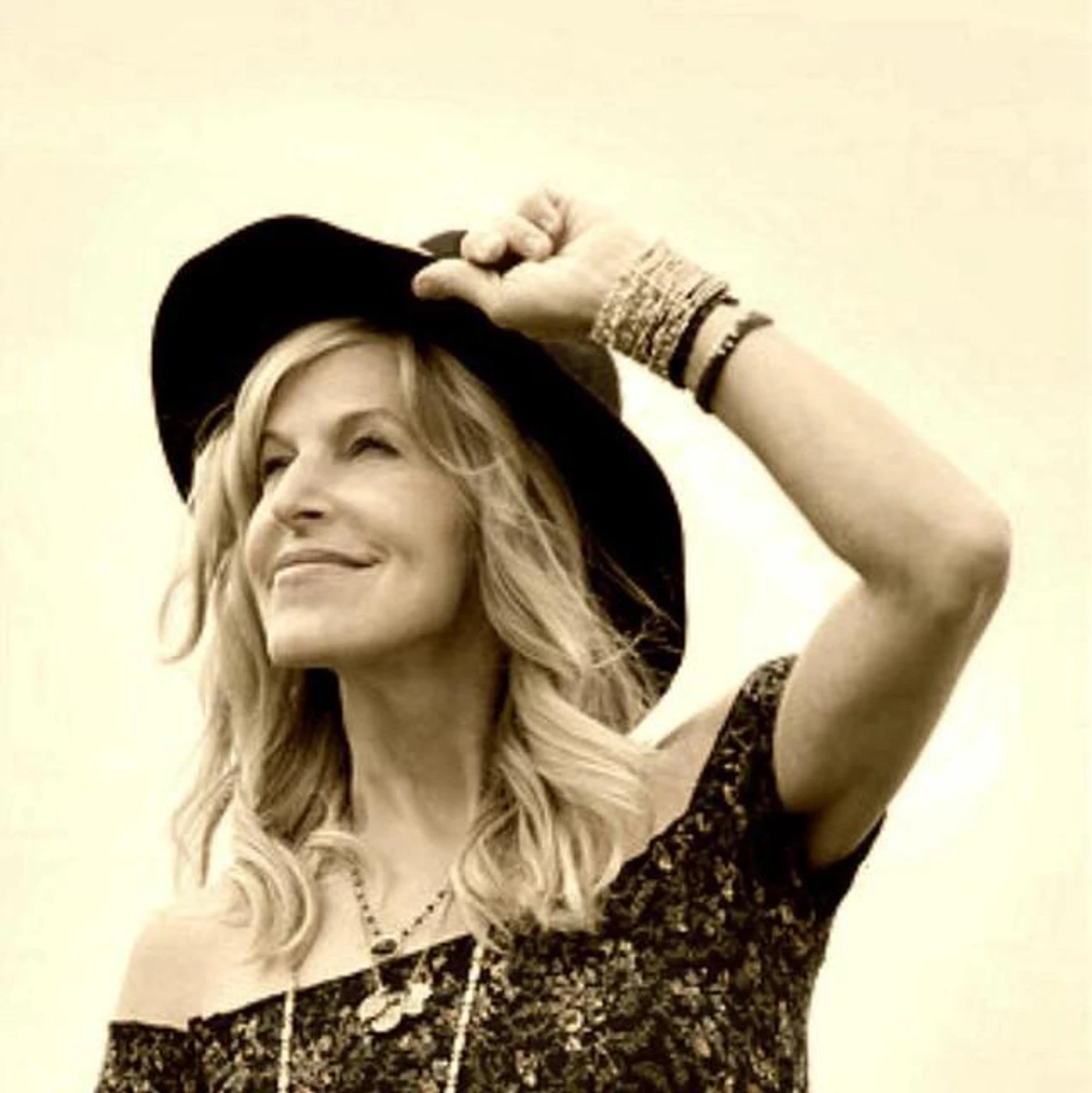 Lizanne Knott